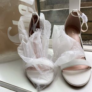 SHEIN BASICS Minimalist Stiletto Heeled Ankle Strap Sandals